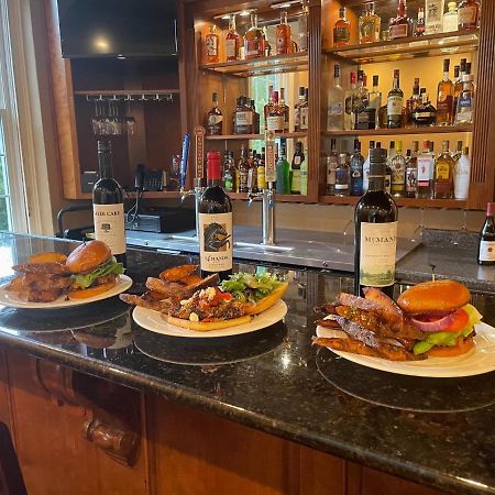 The Woodford Inn Versailles Екстер'єр фото